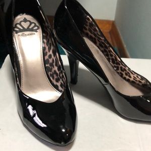 Black patent heels